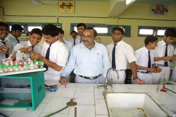 Atomic Energy Central School-Chemistry Lab