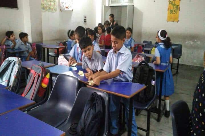 Ayesha Tarin Modern Public School-Classroom
