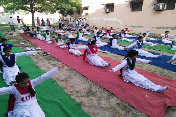 Ayesha Tarin Modern Public School-Yoga