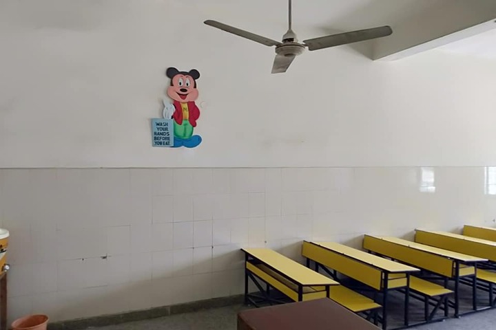 Bahman Public School-Classroom 