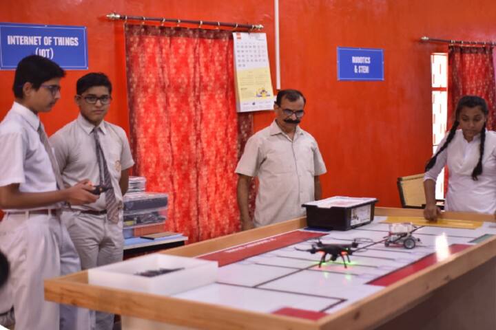 Bal Vidya Mandir Senior Secondary school-Science Lab