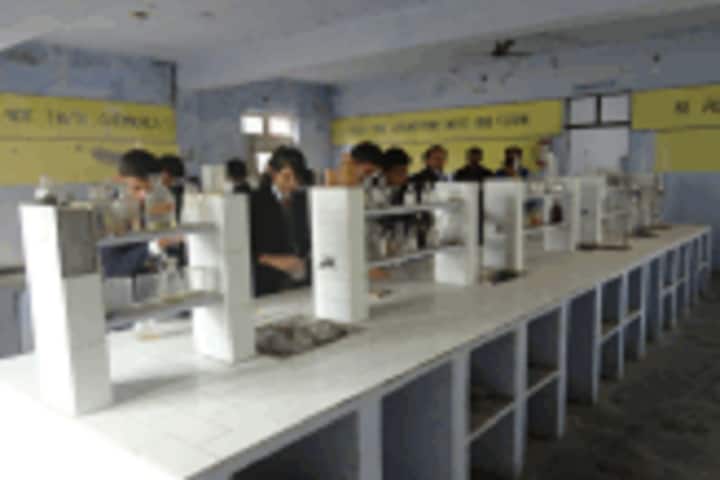 Blooming Buds Senior Secondary School- Chemistry Lab