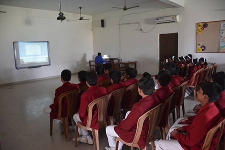 Brij Bhushan Lal Public School-Smart Class