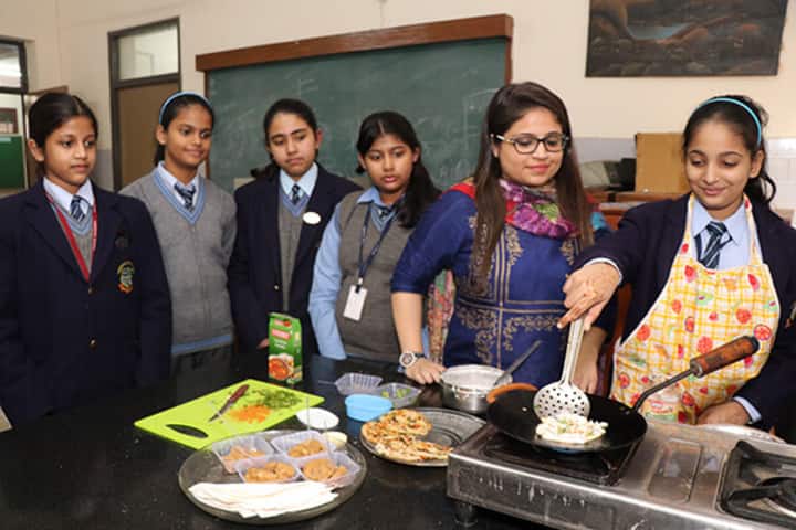 Cambridge School-Meal Planning Room