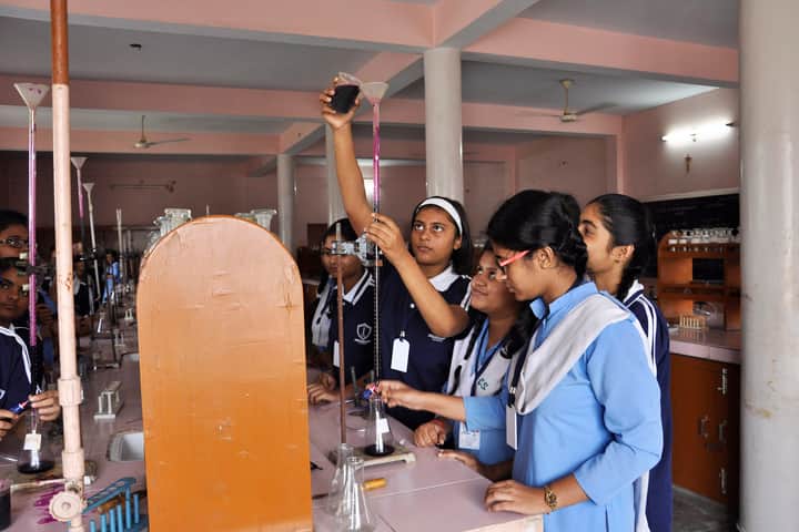 Canossa School-Chemistry Lab