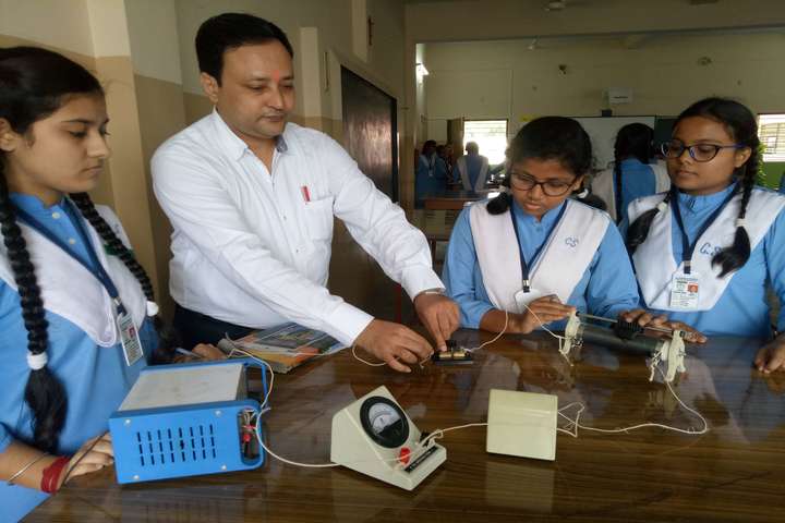 Canossa School-Physics Lab