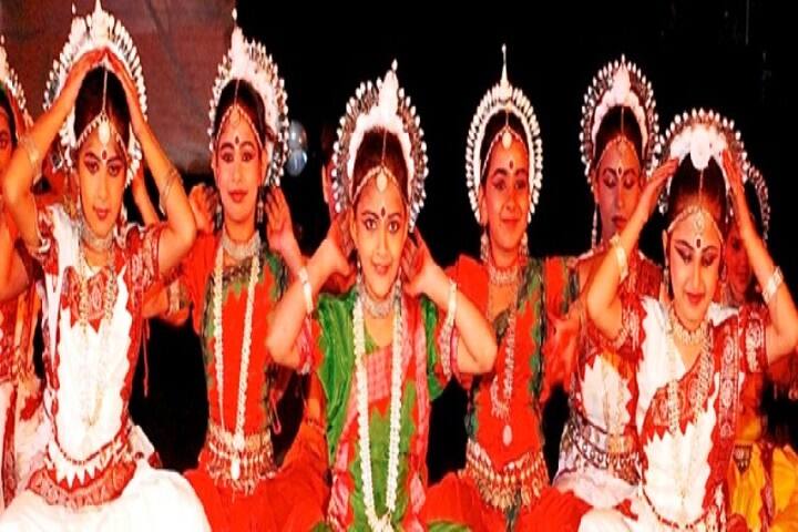 Captain Narottam Singh Pancham Singh Public School-Group Dance