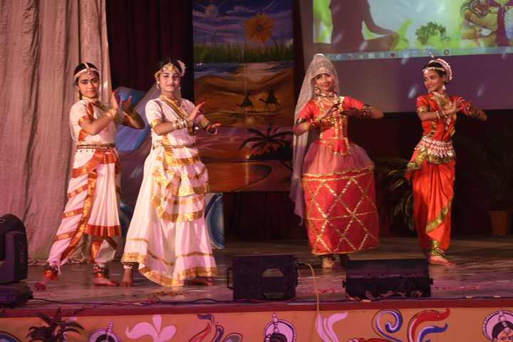 Central Hindu Girls Senior Secondary School-Classical Dance