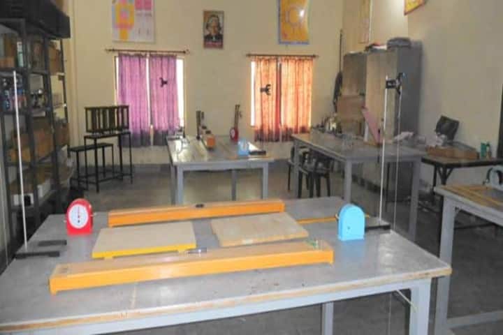Ch Prakash Chand Senior Secondary School-Physics Lab