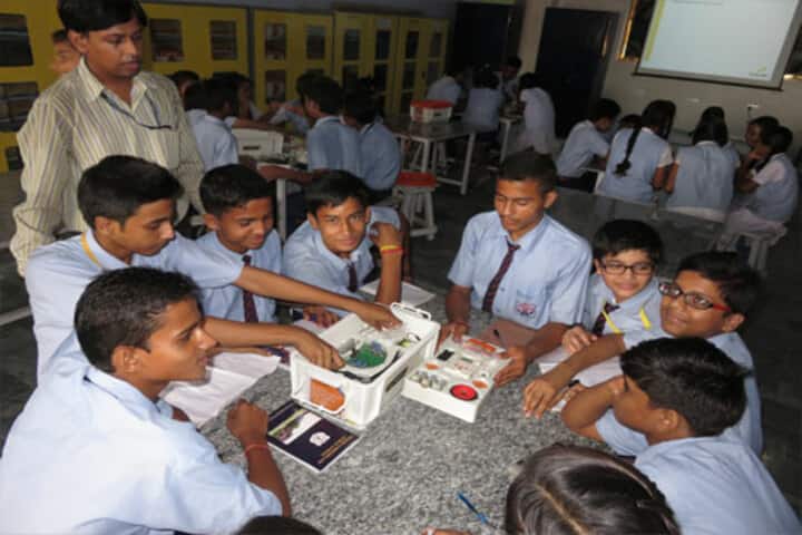 ColonelS Brightland Public School-Robotics Lab