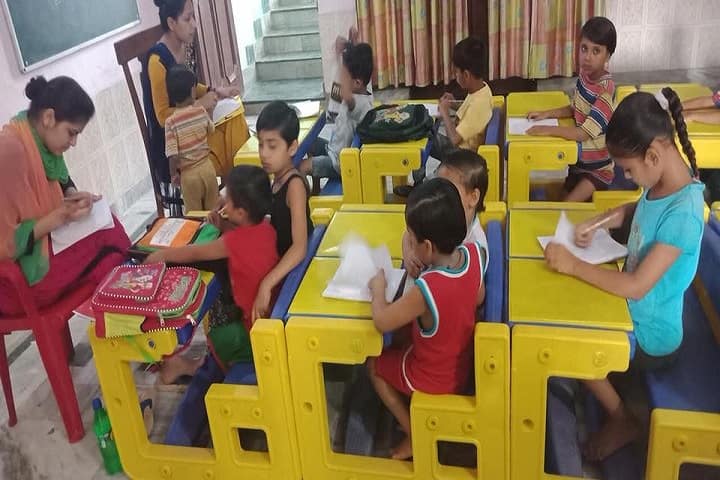 Crescent Convent Senior Secondary School-KG Classroom