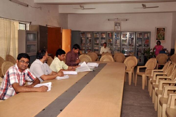 D A V Public School-Library