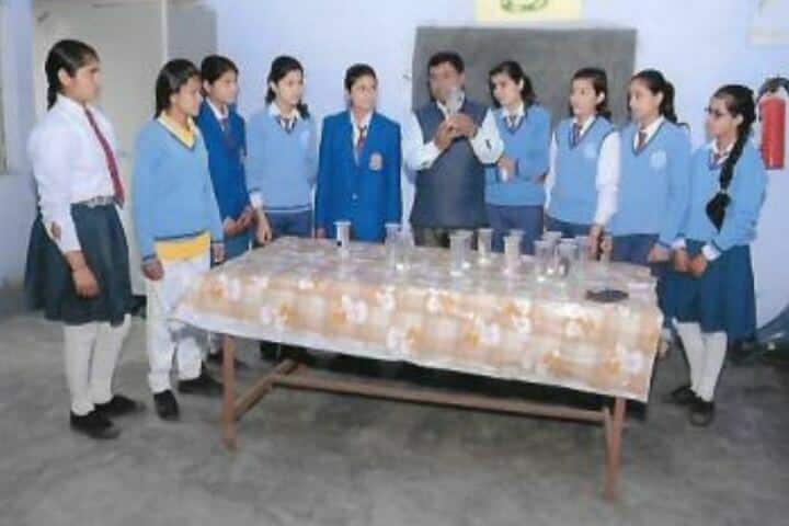 D S 4 Junior High School-Biology Lab
