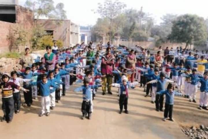 D S 4 Junior High School-Physical Activity