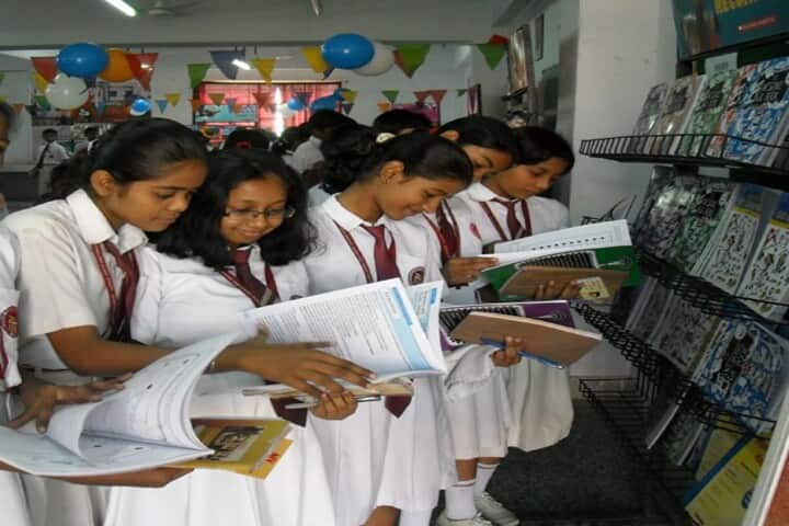 Dayawati Modi Academy-Books Exhbition