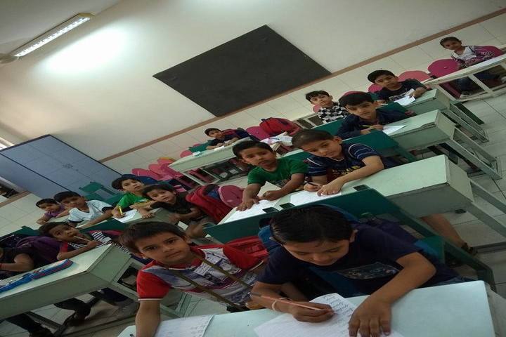 Dayawati Modi Public School-Classroom
