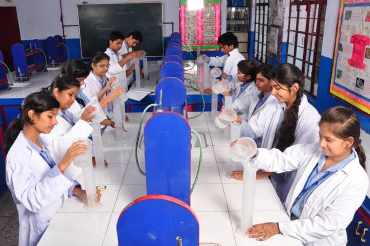 Dehradun Public School-Chemistry Lab