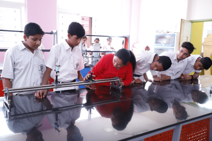 Delhi Public School-Science-Lab