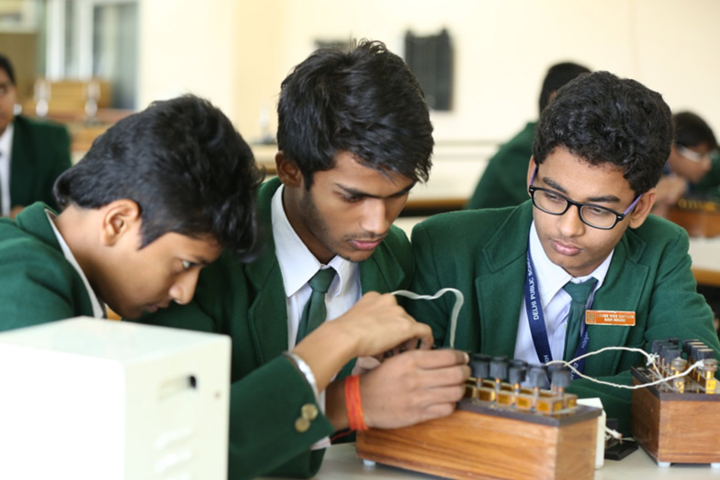 Delhi Public School-Physics-Lab
