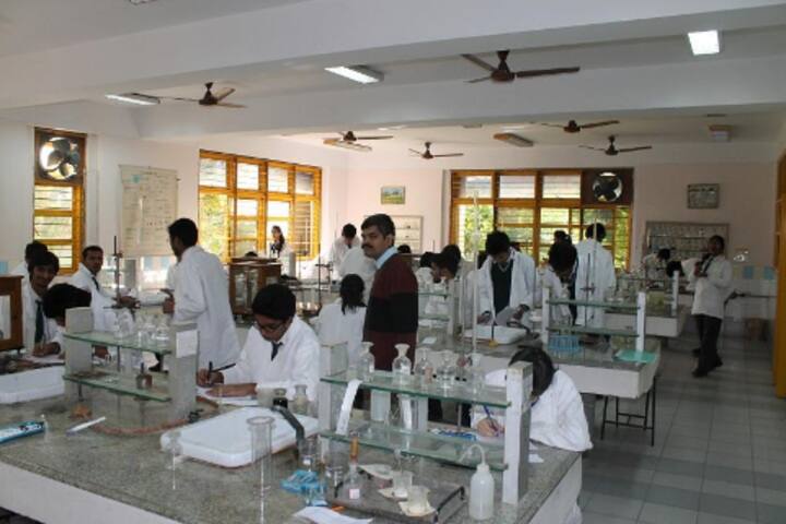 Delhi Public School-Chemisrty Lab