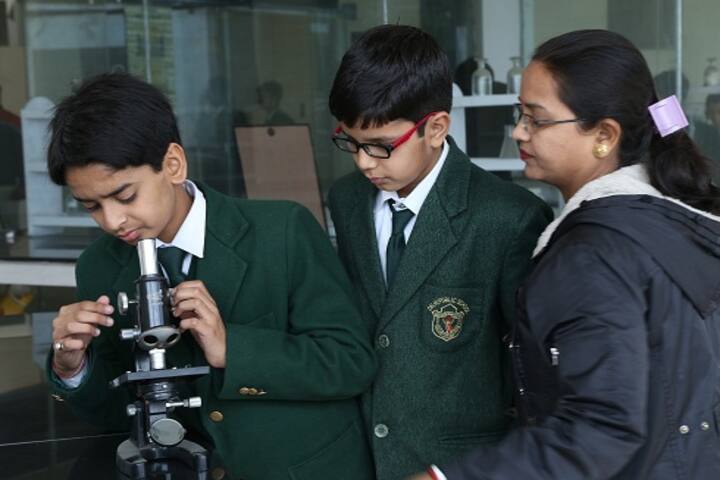 Delhi Public School-Biology-Lab