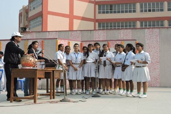 Delhi Scottish School-Events singing