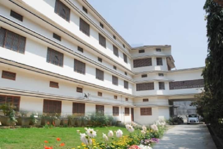 Deoria Senior Secondary School-Campus