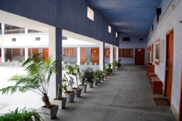 Deoria Senior Secondary School-Campus View Inside