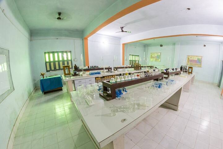 Dolphin Public School-Laboratory chemistry