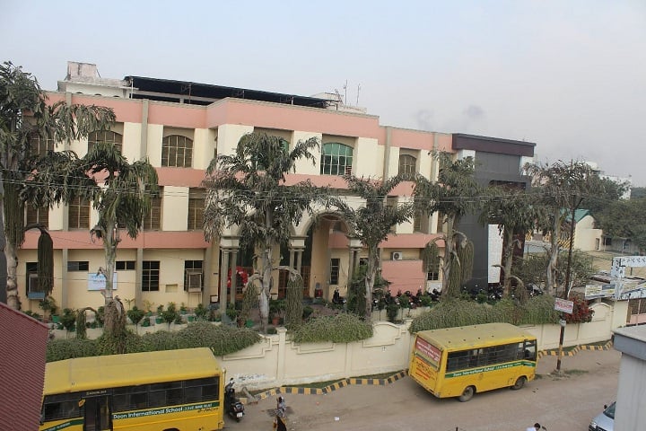 Doon International School-Campus