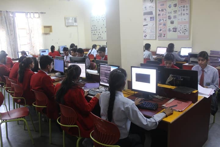Doon International School-IT Lab With Students