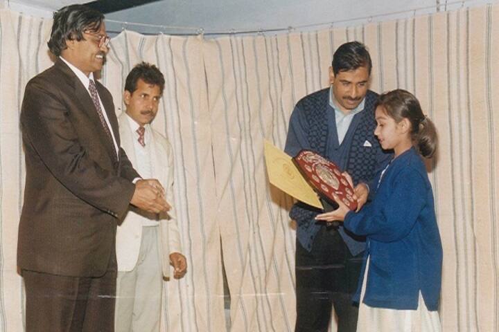 Dr Jagdish Memorial Public School-Prize Distribution