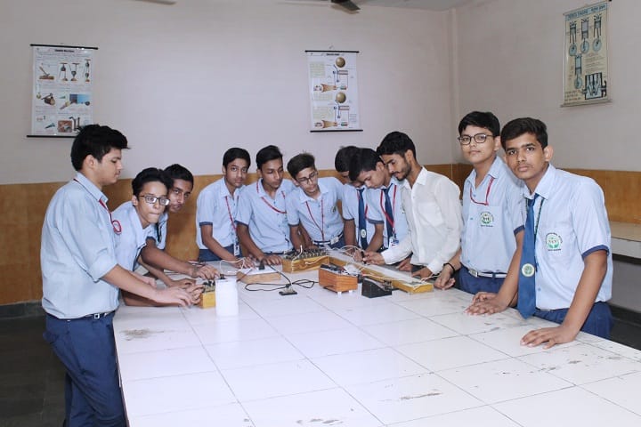 Dr K N Modi Global School-Physics Laboratory