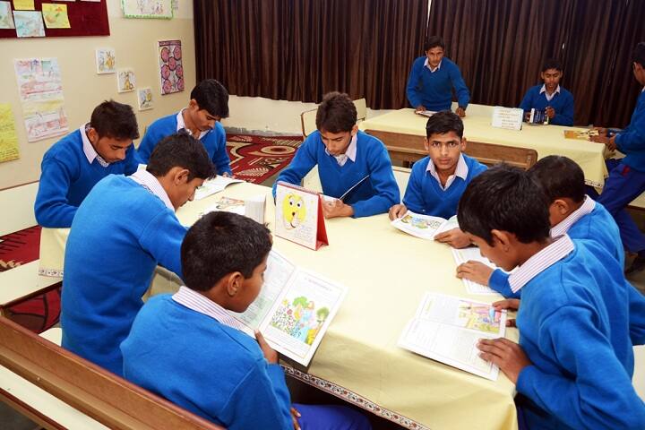 Dr RM Saha Global School-Library