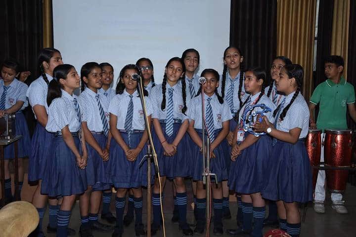 Everest Public School-Group singing