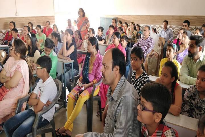 Everest Public School-Parent Teacher Meet