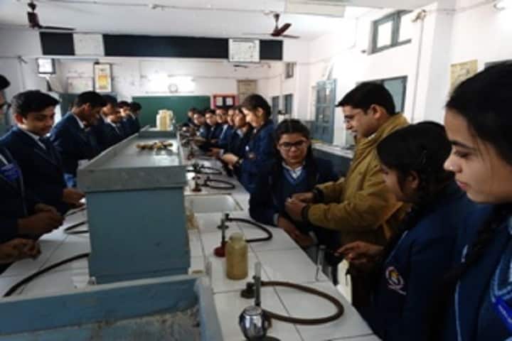 Gandhi Nagar Public School-Chemistry Lab