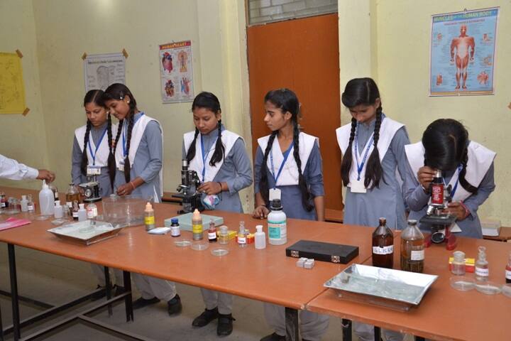 Genius Public Inter College-Biology Lab