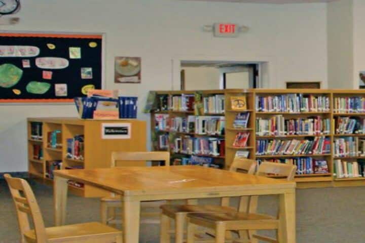 Glory Modern School-Library