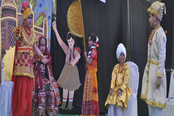 Green Lawns School-Fancy dress