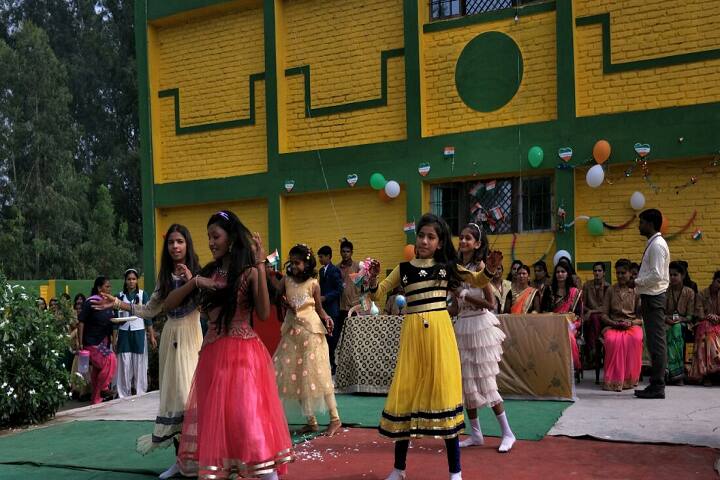 Green Light Public School-Dance