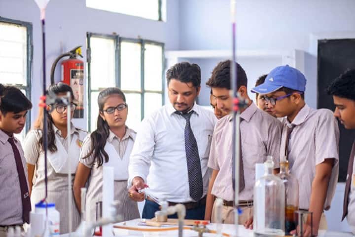 Gyan Sthaly Public School-Chemistry Lab