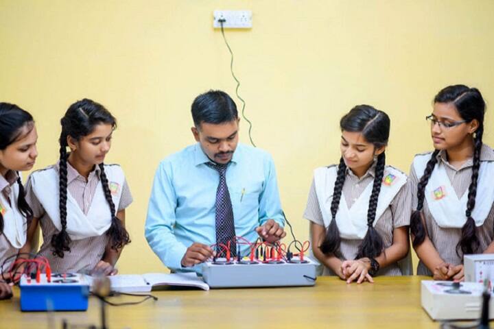 Gyan Sthaly Public School-Physics Lab