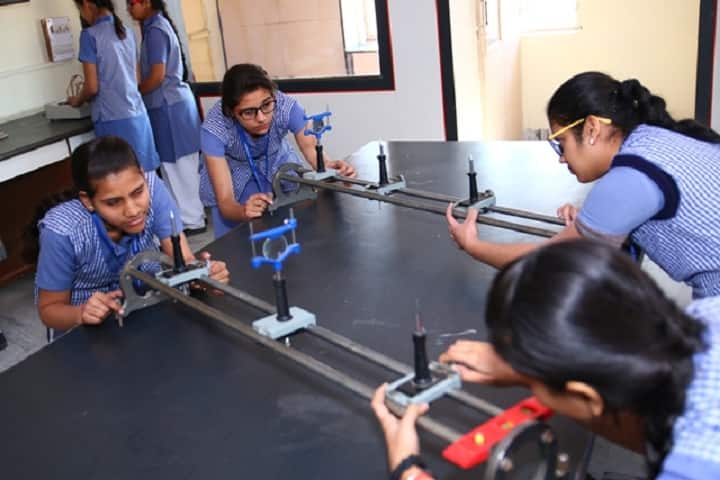 Hanuman Prasad Dhanuka Saraswati Balika Vidya Mandir-Laboratory physics