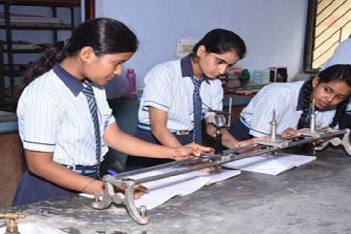 Herman Gmeiner School-Physics Lab