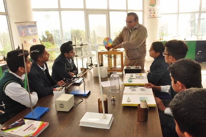 Highland Hall Convent School-Laboratory