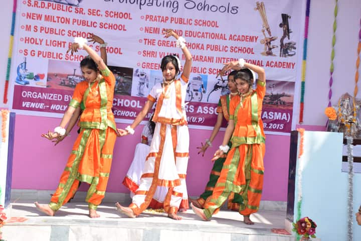 Holy Light Public School-Dance-Performance