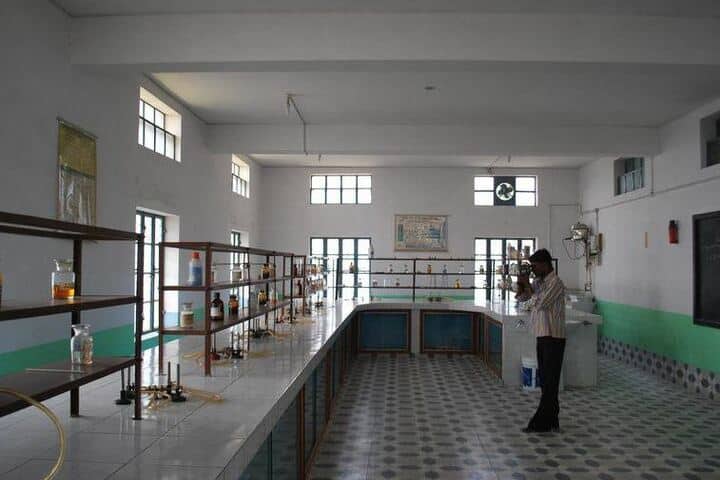 St Josephs School-Chemistry Lab