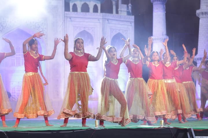 Imperial International School-Dance