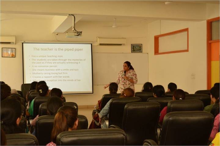 Indraprastha Global School-Smart-Classroom